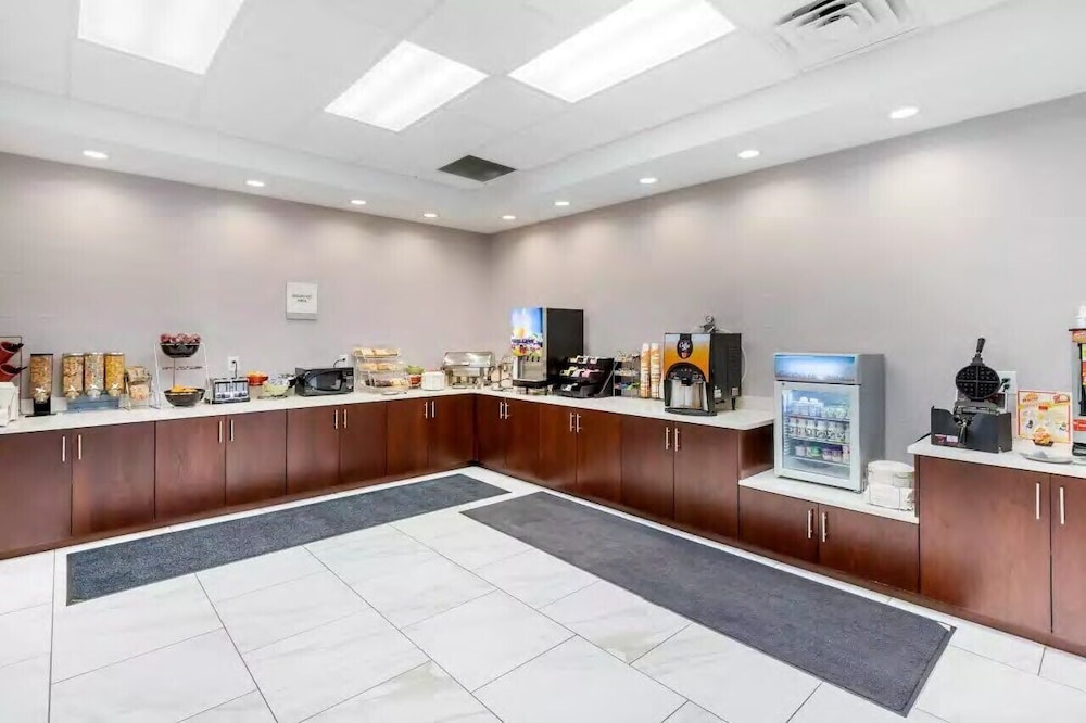 Days Inn and Suites by Wyndham Oxford 4/27
