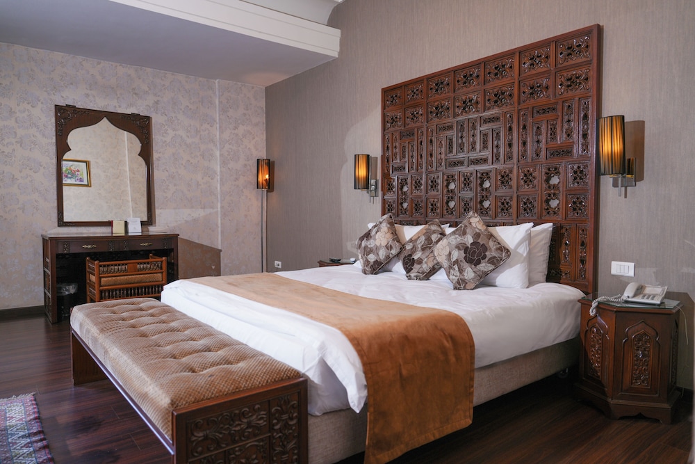 غرفة ديلوكس بسرير مزدوج بإطلالة على المسبح بشرفة، CHTAURA PARK HOTEL 3/3