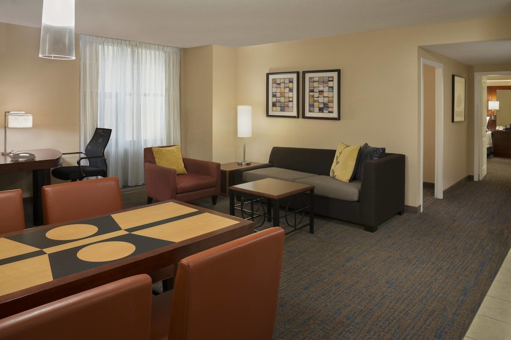 Residence Inn by Marriott Toronto Downtown/Entertainment District 13/26