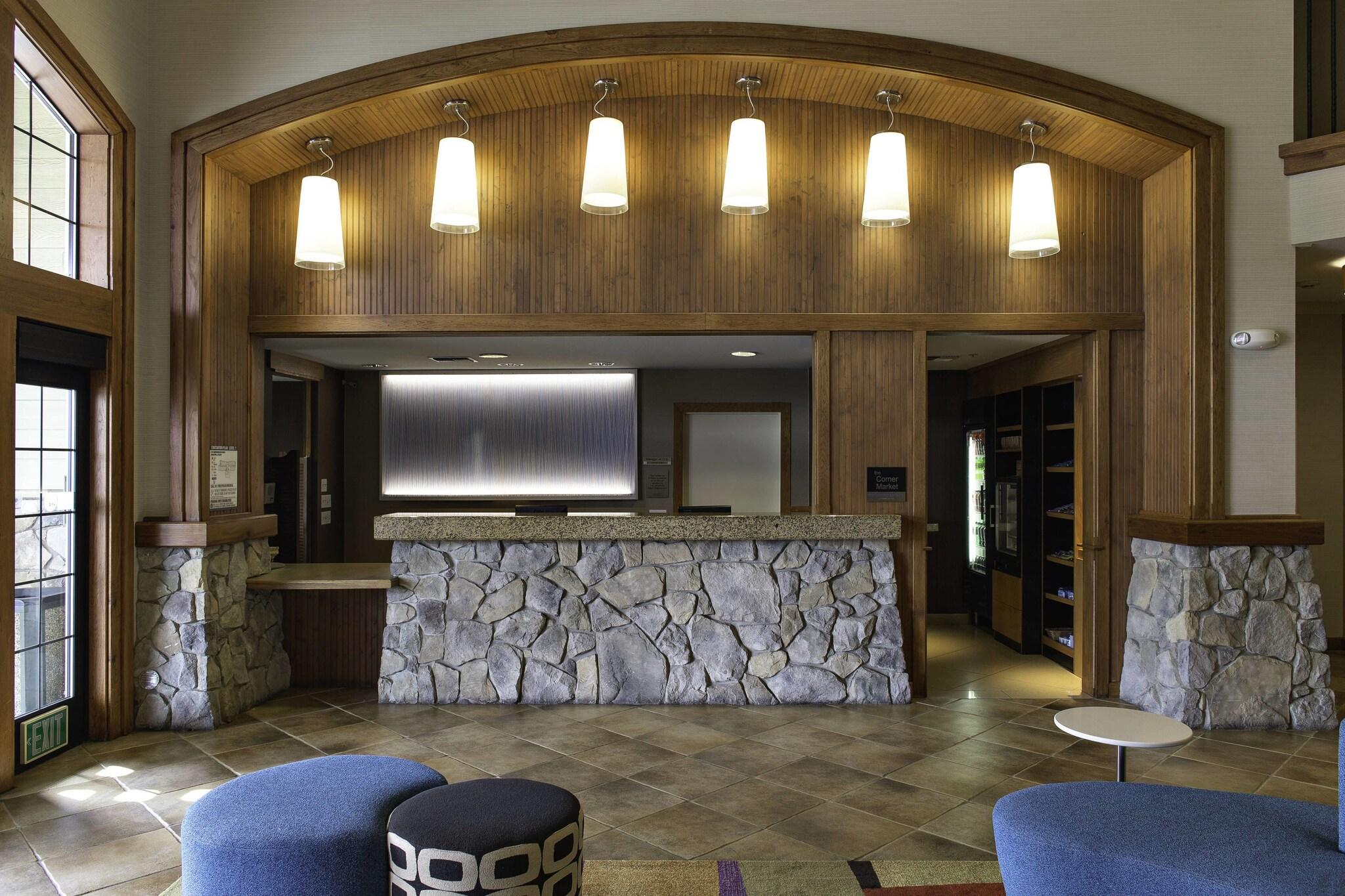 Lobby at Fairfield Inn And Suites Santa Rosa Sebastopol, SEBASTOPOL - CA