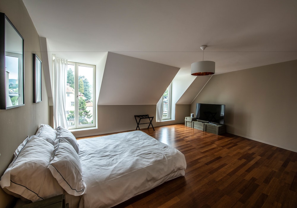 Lucerne Lake View Apartments 11/50