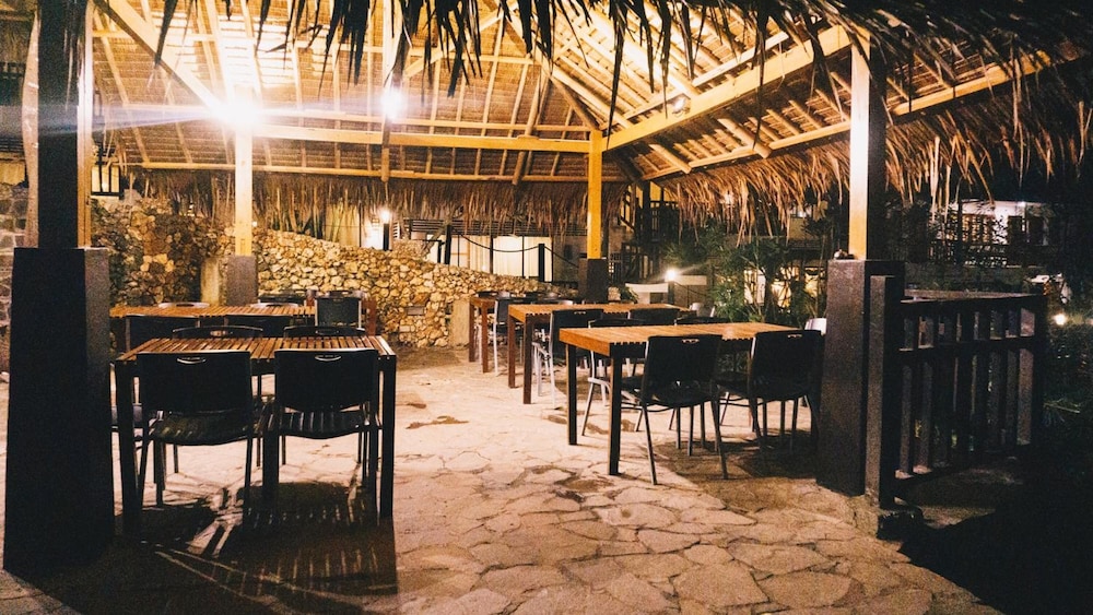The Strand Boutique Resort 61/75