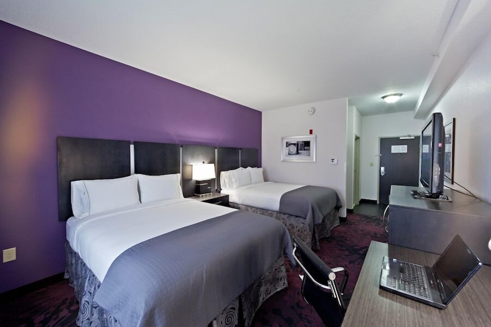 Holiday Inn Express Hotel Suites Columbus Polaris Parkway 14/77