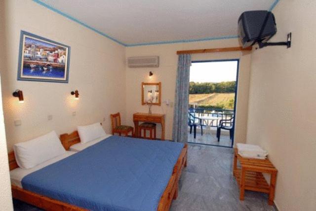 Lintzi Hotel 10/55