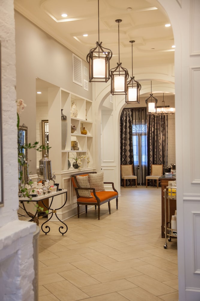 Hotel St Pierre French Quarter 54/78