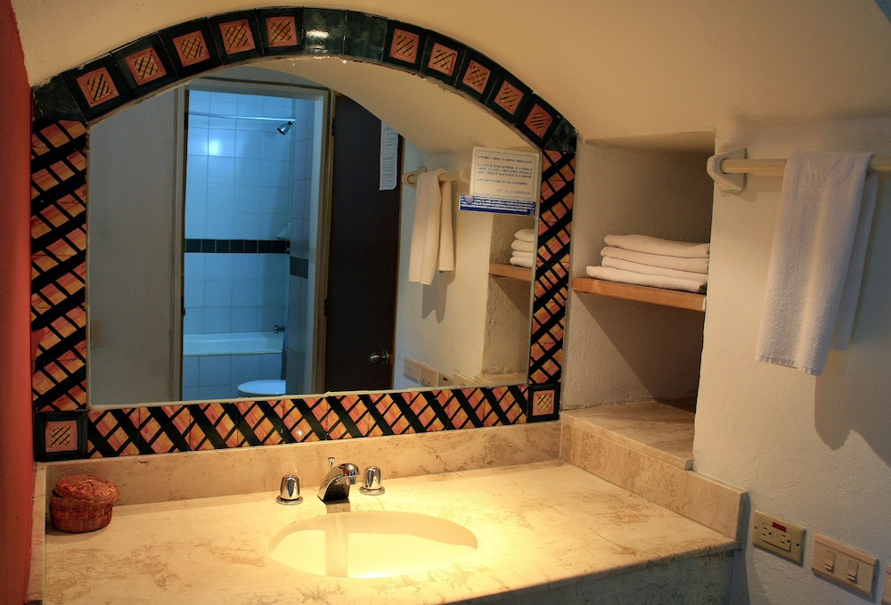 Hotel Guadaira Resort 48/49