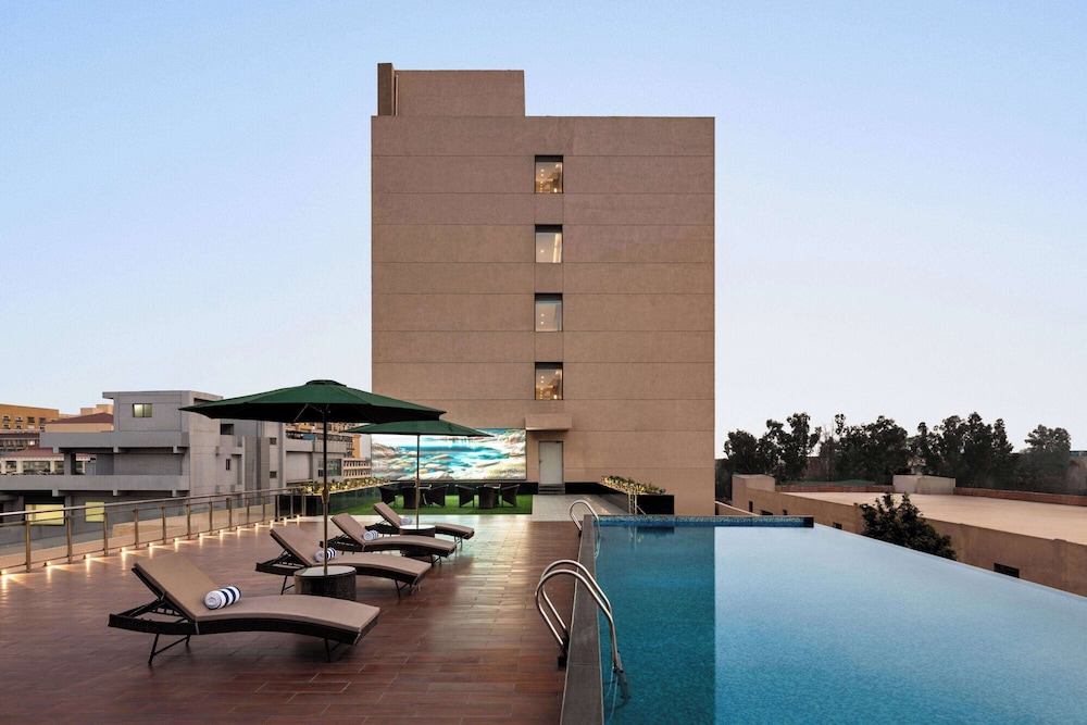 Ramada Encore By Wyndham Bhiwadi Phool Bagh Chowk 36/53