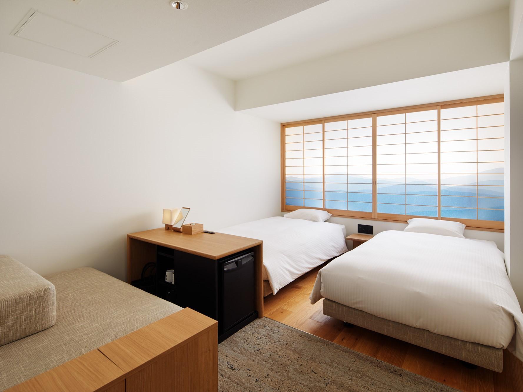 MODERATE, TWIN BEDS