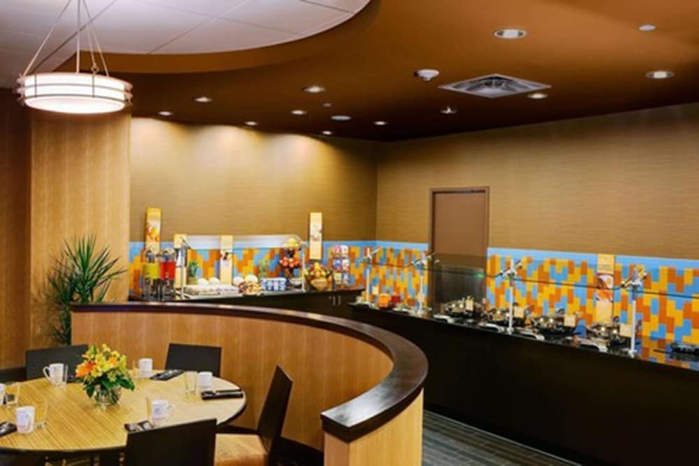 DoubleTree by Hilton Cleveland Downtown Lakeside 9/67