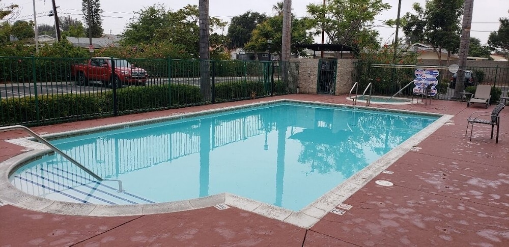 Hotel Marguerite Anaheim/Garden Grove, Trademark Collection 33/50