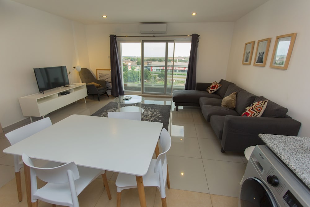 Accra Luxury Apartments 40/50