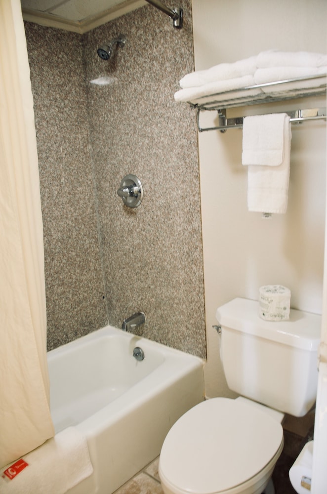 Econo Lodge Fort Knox 18/44