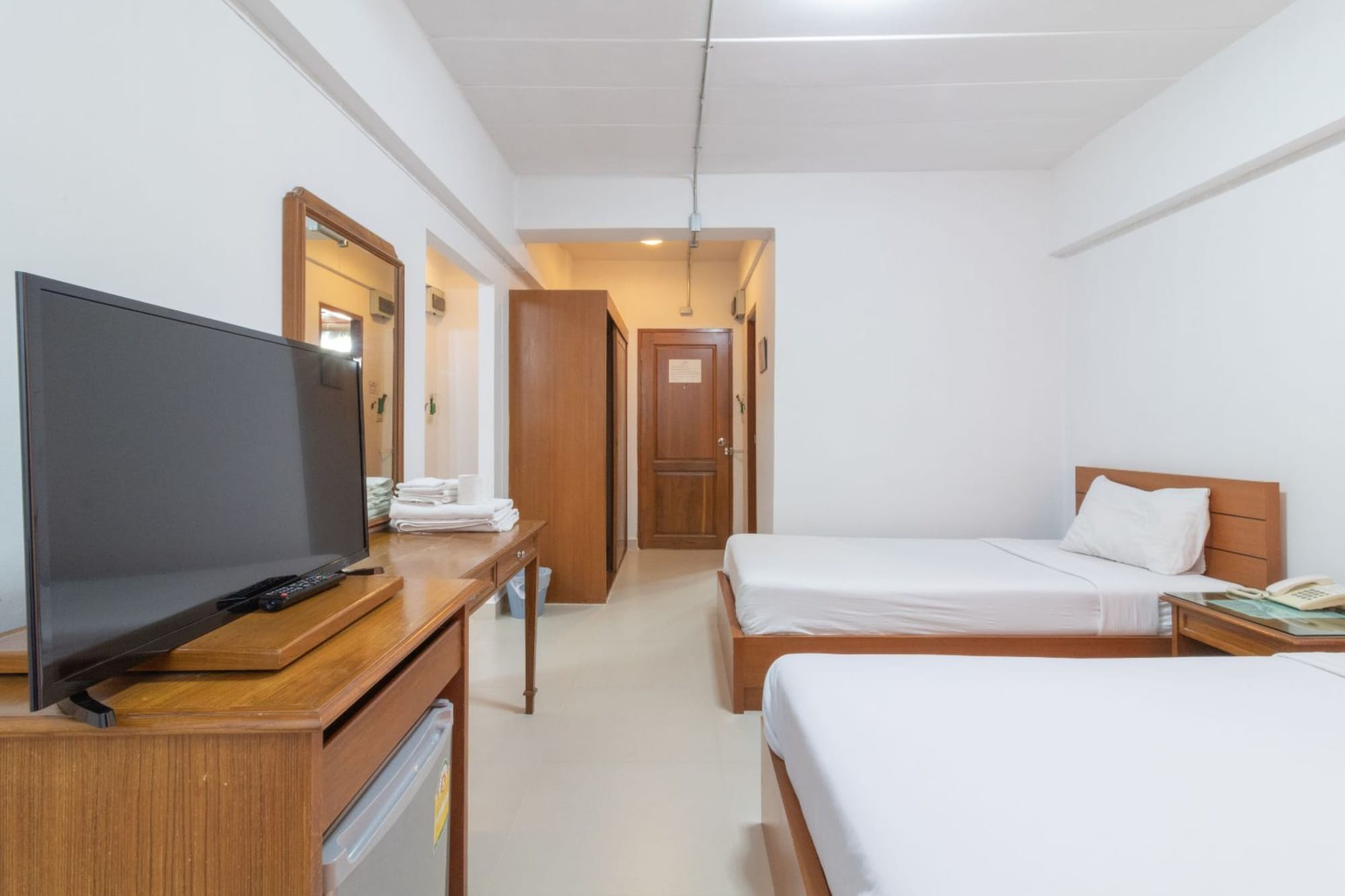 Deluxe Family Room with Two Bathrooms