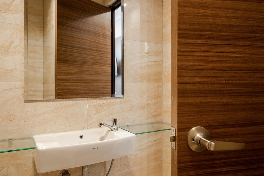 RedDoorz Plus near Lippo Mall Kemang 2 23/23