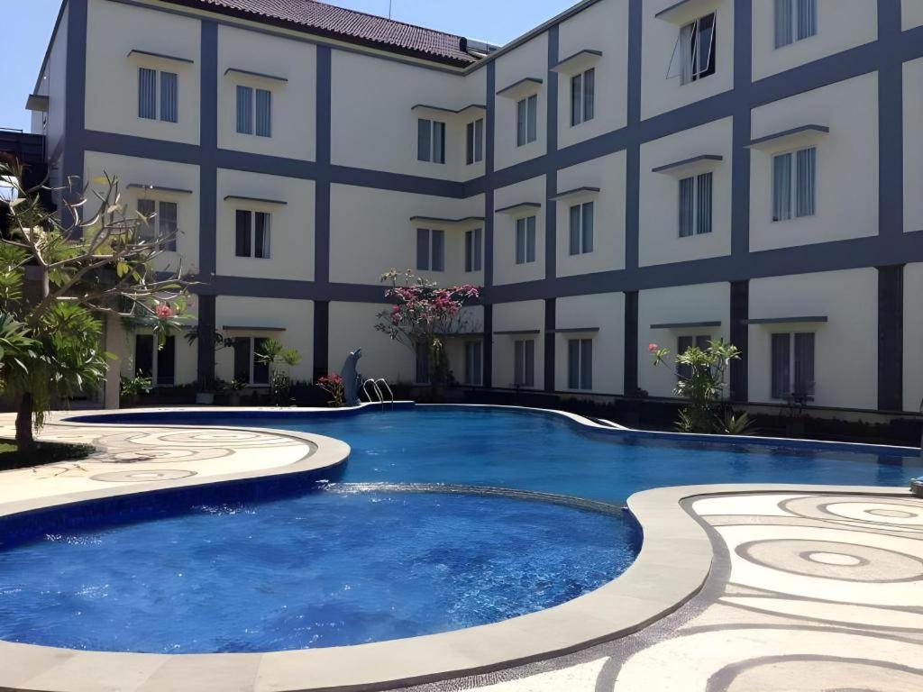HOTEL PURI INDAH & CONVENTION 92/99