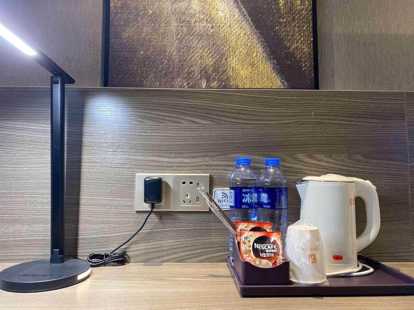 7 Days Premium (Guangzhou Kecun Metro Station Pazhou Exhibition Center) 26/39