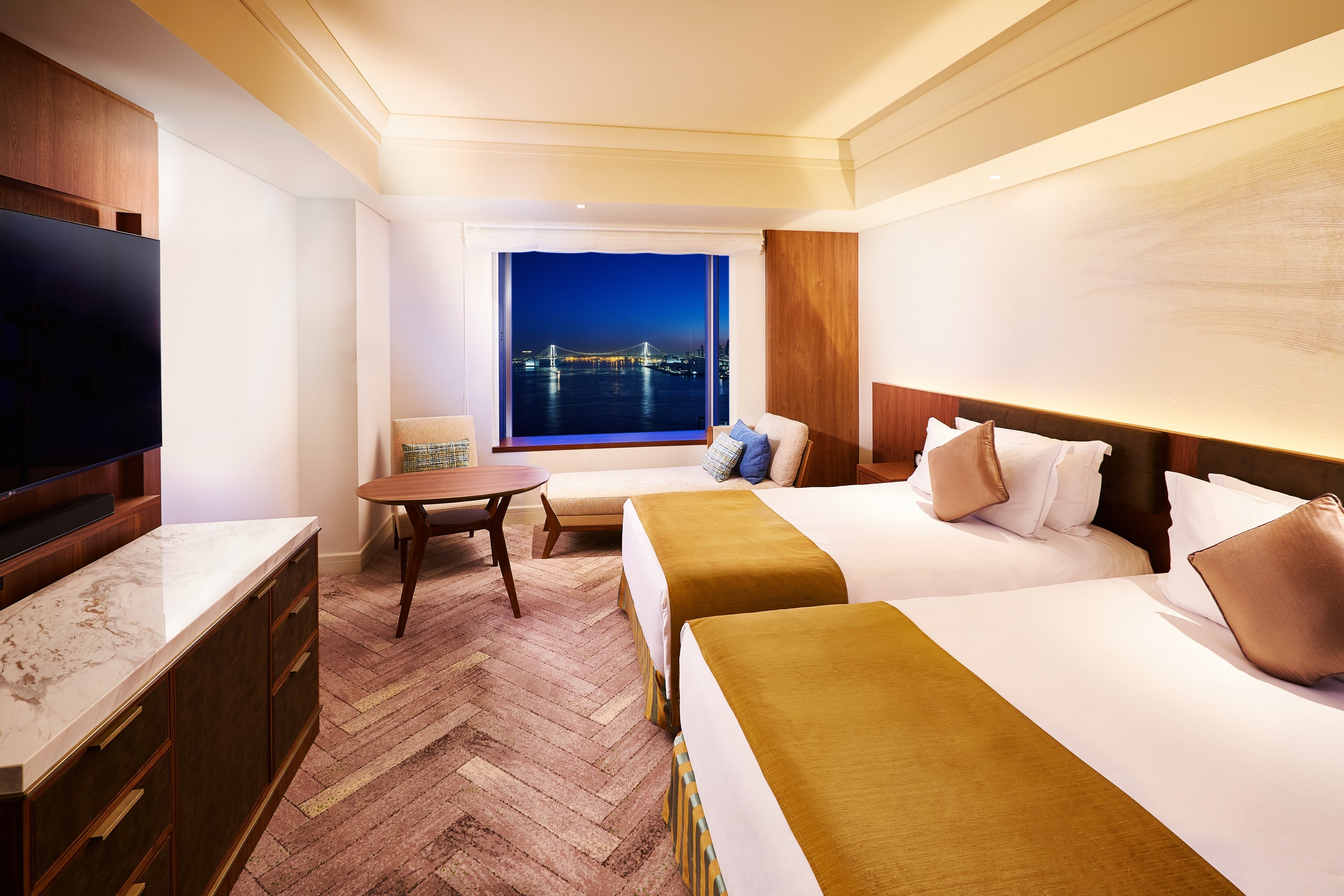 Superior, Twin Beds, Bay View
