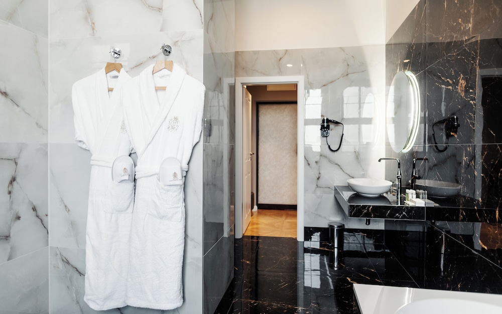جناح، Grandhotel Brno 6/6