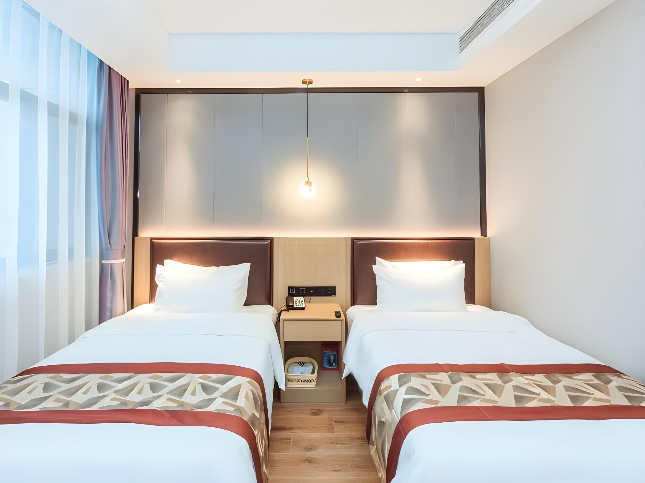Gya, Twin Beds