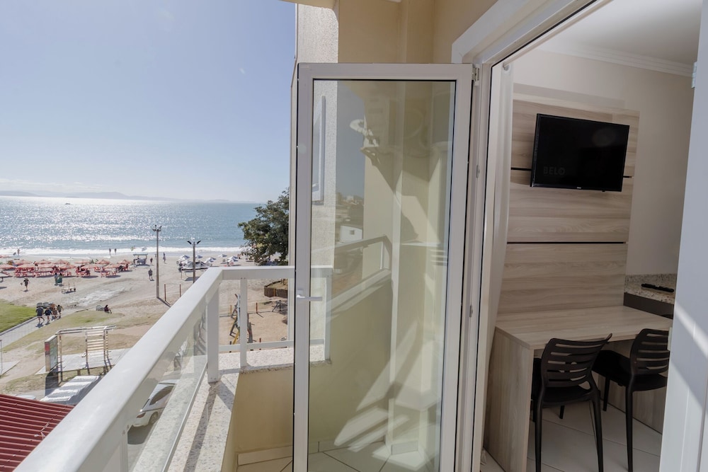 Apart Hotel Roberto Monteiro 68/77