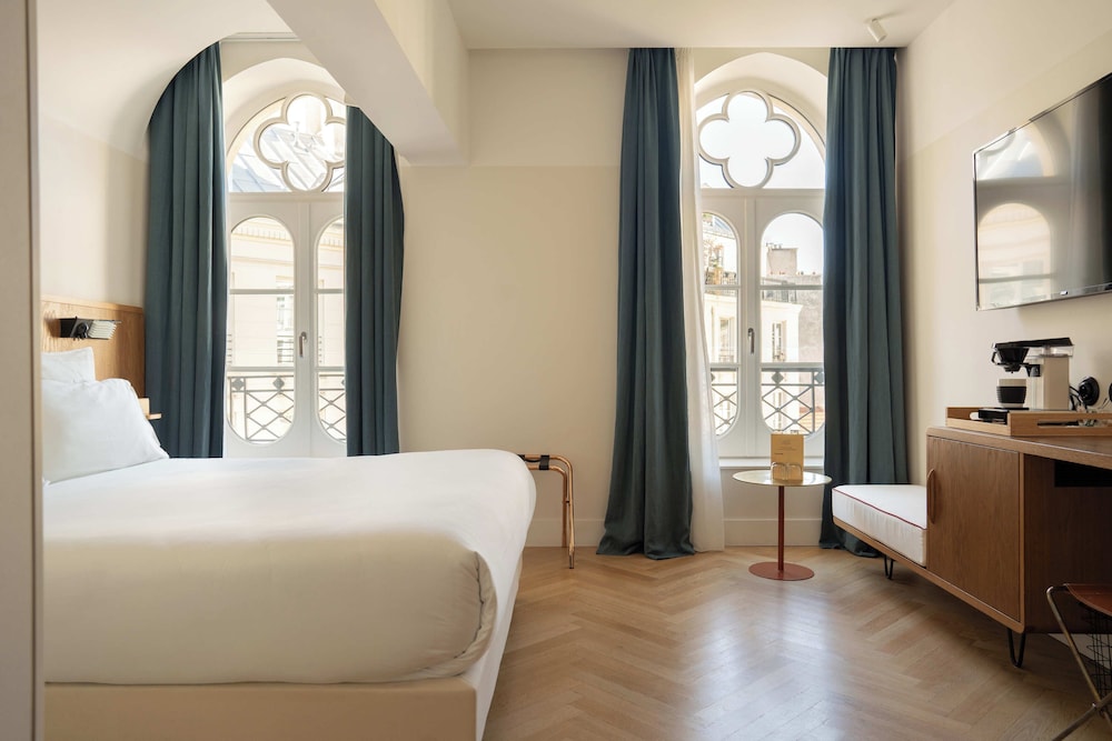 Hotel du Sentier 16/36