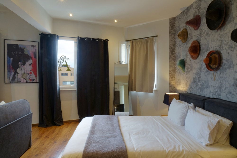 Deluxe, Suite, King Bed, Temple View, Sofa