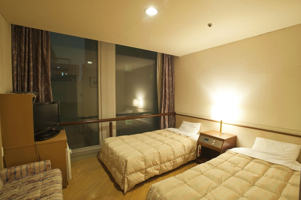 Osaka Castle Hotel 27/73