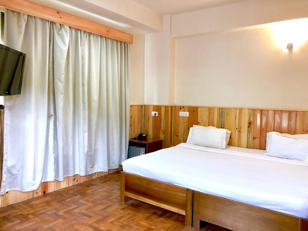 Khamsum Inn 7/47