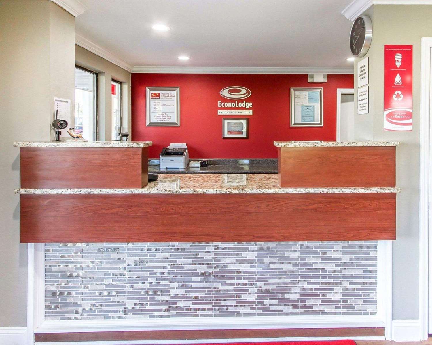 Econo Lodge Lanett, AL 5/37