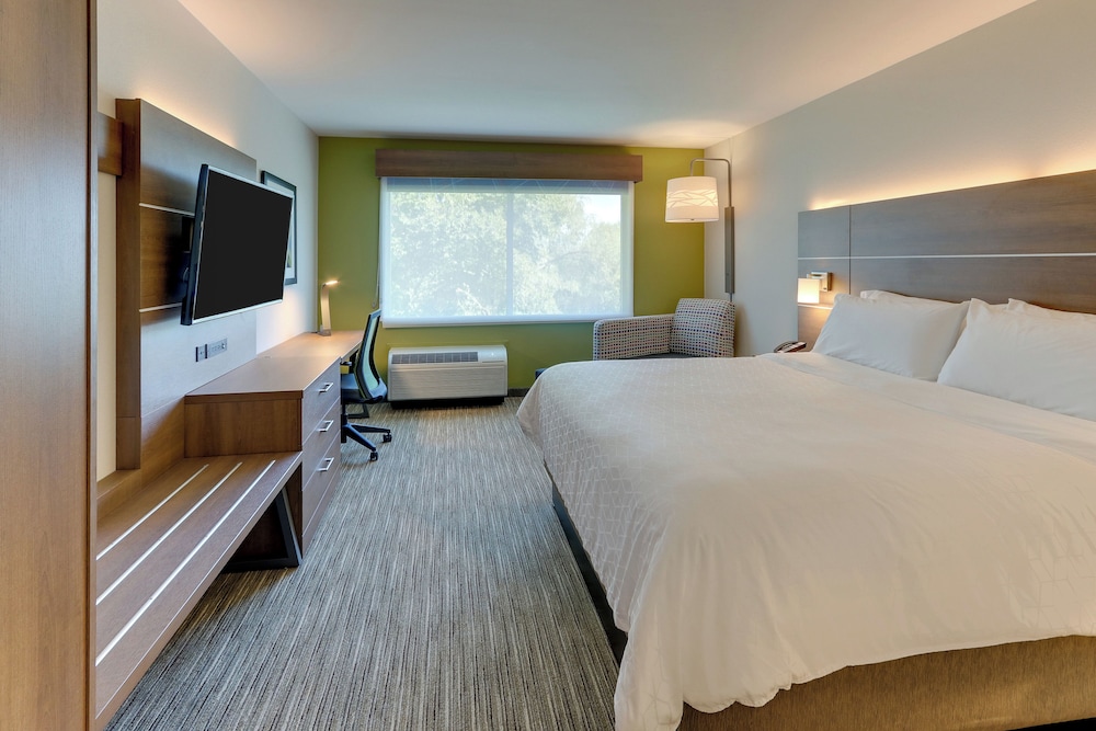 Room, King Bed, Extra Floor Space, Accessible