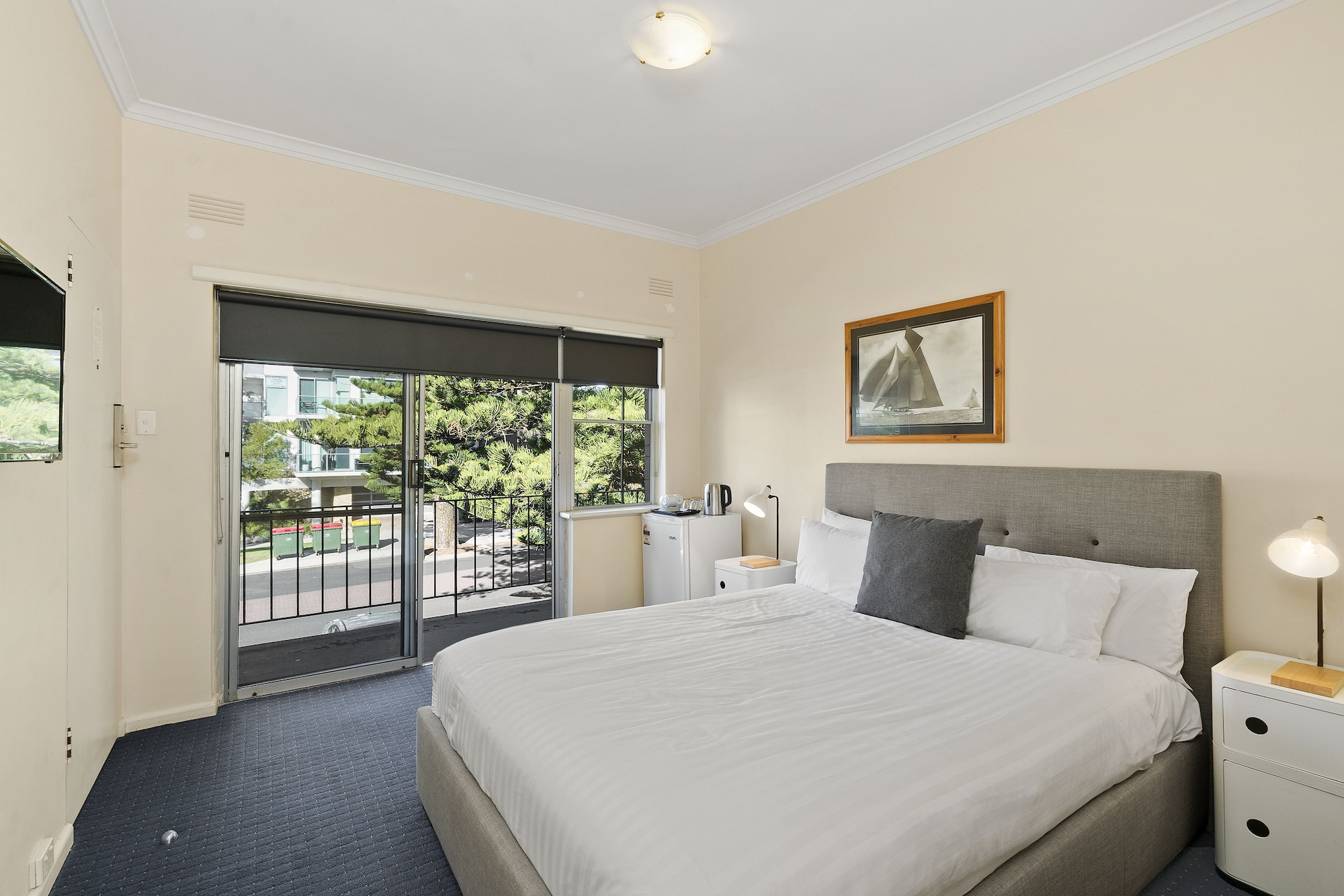 Suite, Queen and Twin Beds
