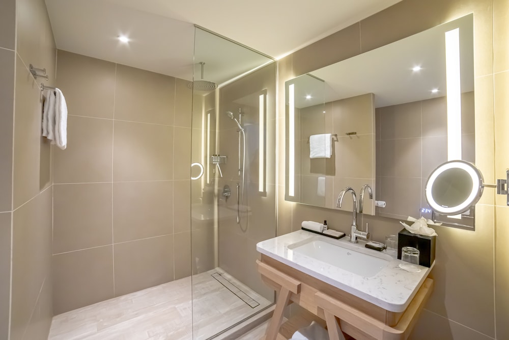 Hyatt Regency Chantilly 48/48