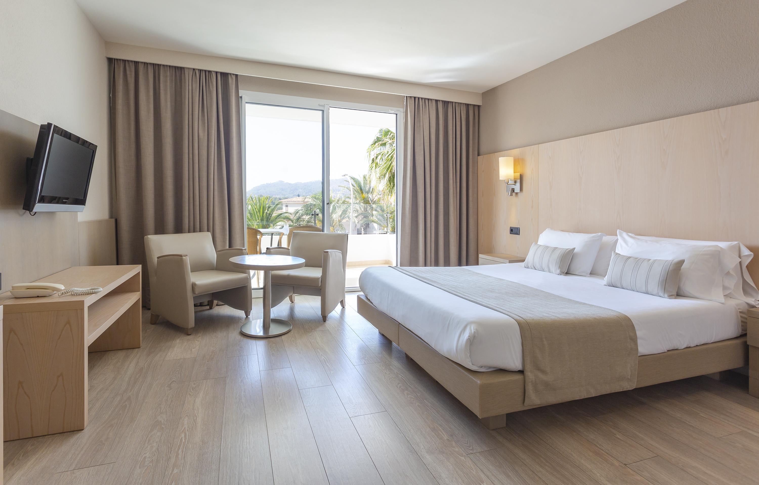 Standard, Double Bed, Balcony or Terrace