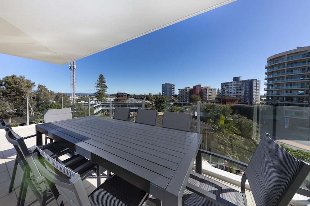 Sevan Apartments Forster 7/74