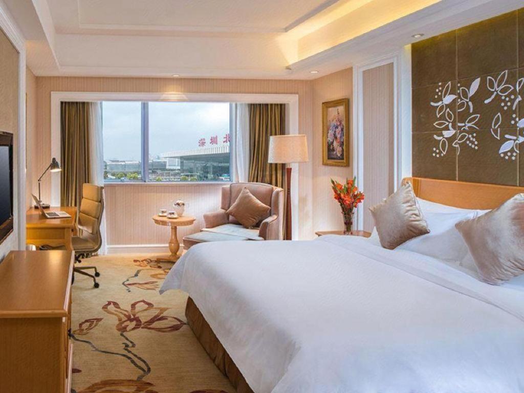 Vienna International Hotel (Shenzhen North Railway Station) 15/54