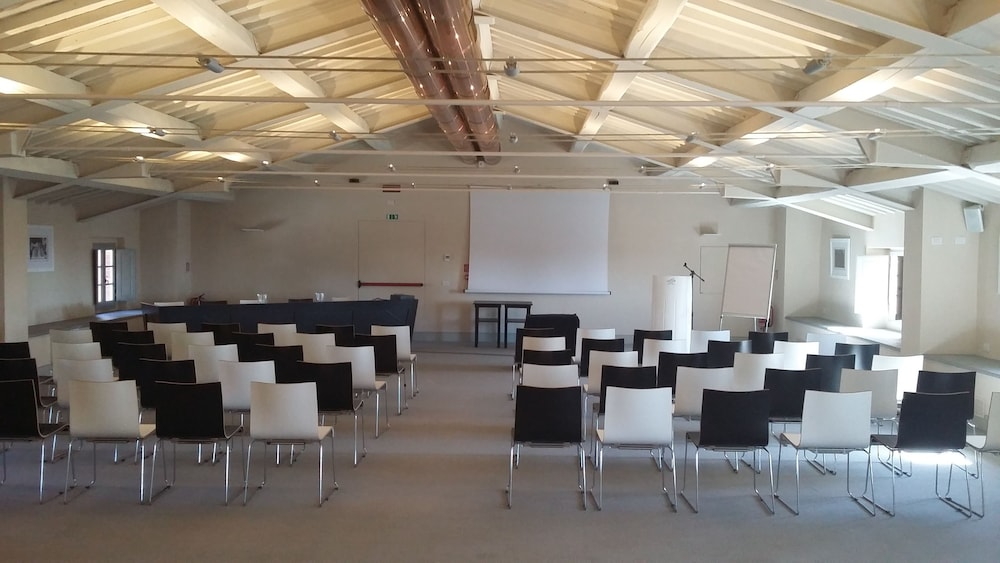 BORGO SCOPETO RELAIS 66/76