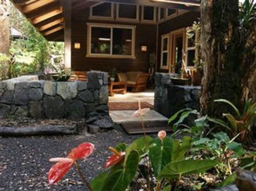 Volcano Mist Cottage 6/20