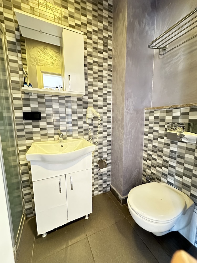 Montena Suite - Adults Only 50/50