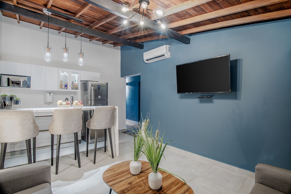 Viktory Boutique Hotel 39/44