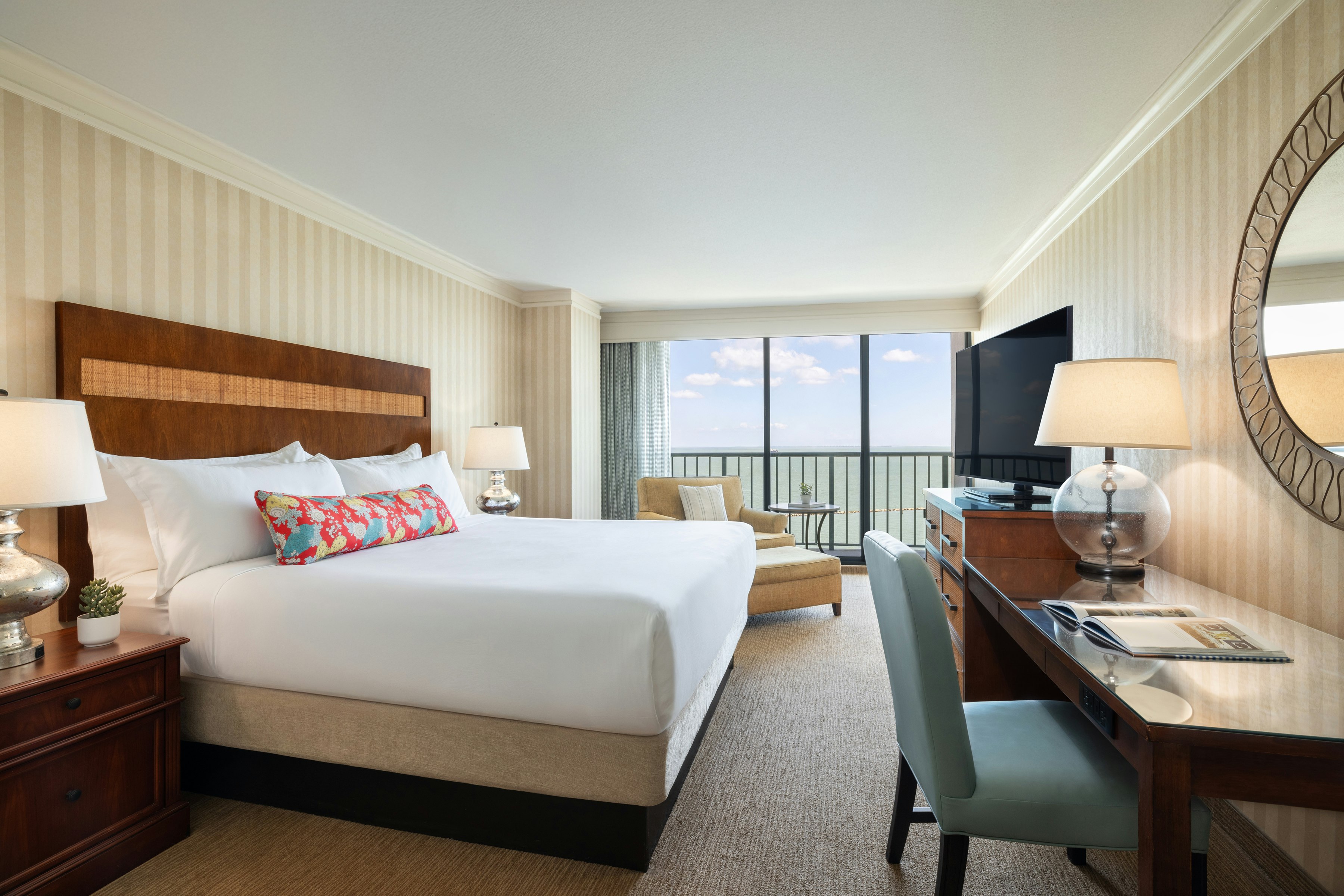 SIGNATURE, KING BED