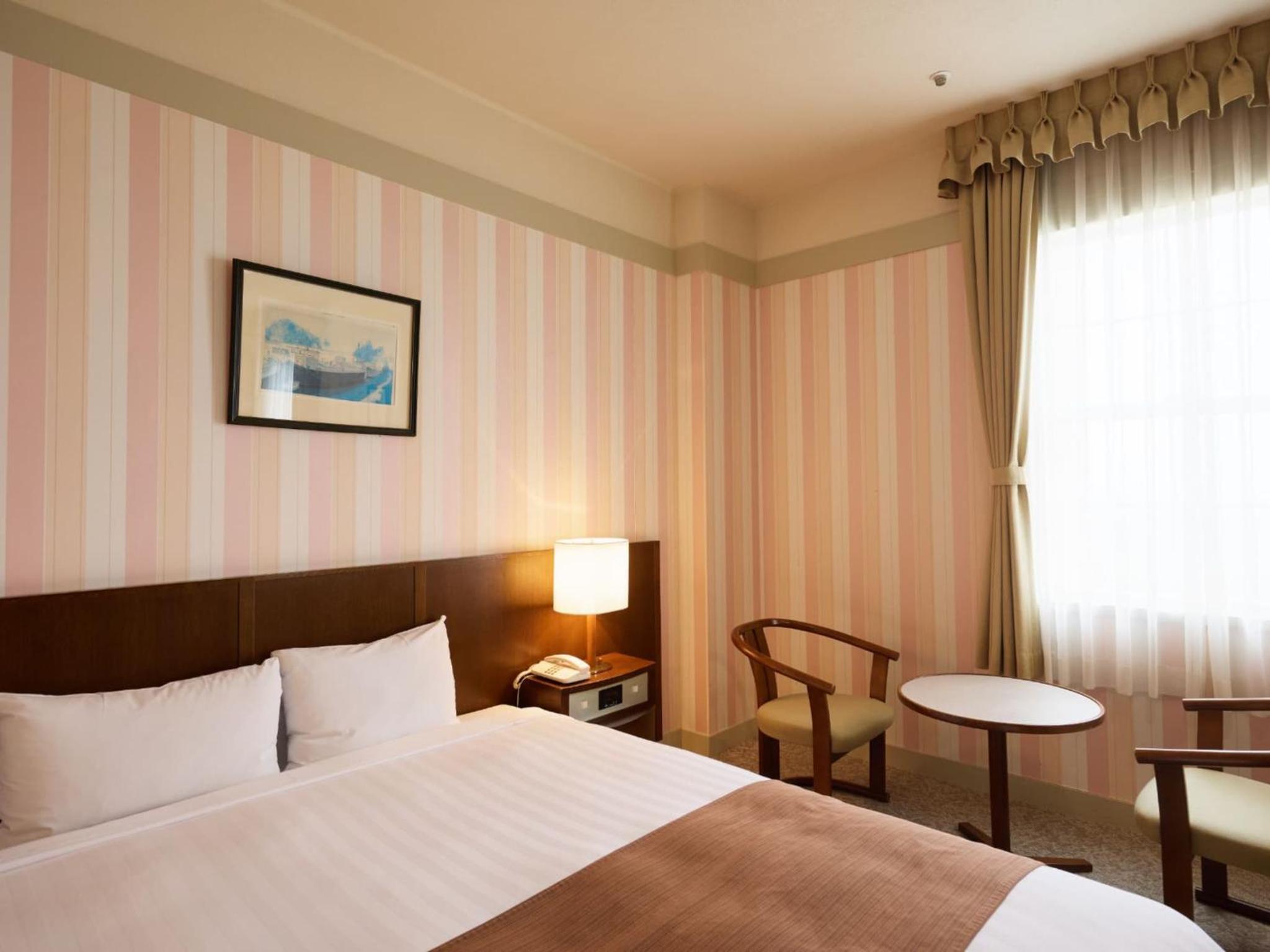 Room, King Bed