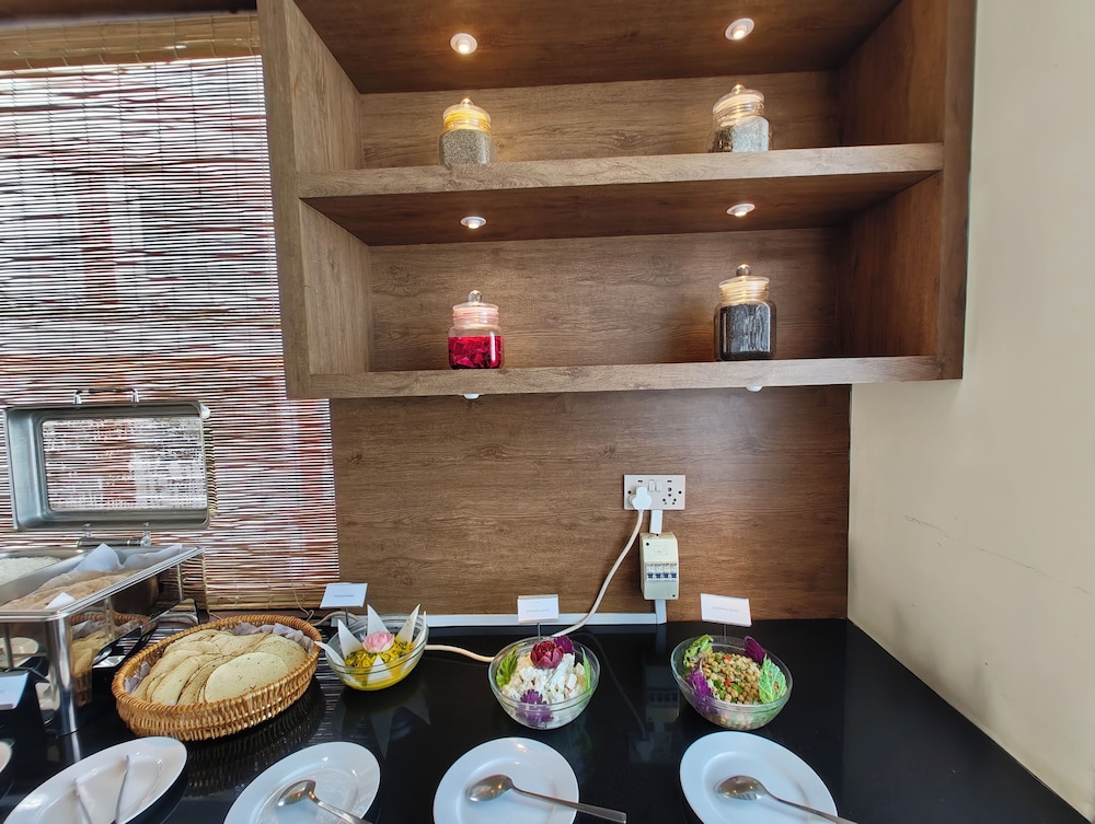 Hotel Himalayan Villa Pvt Ltd 33/50