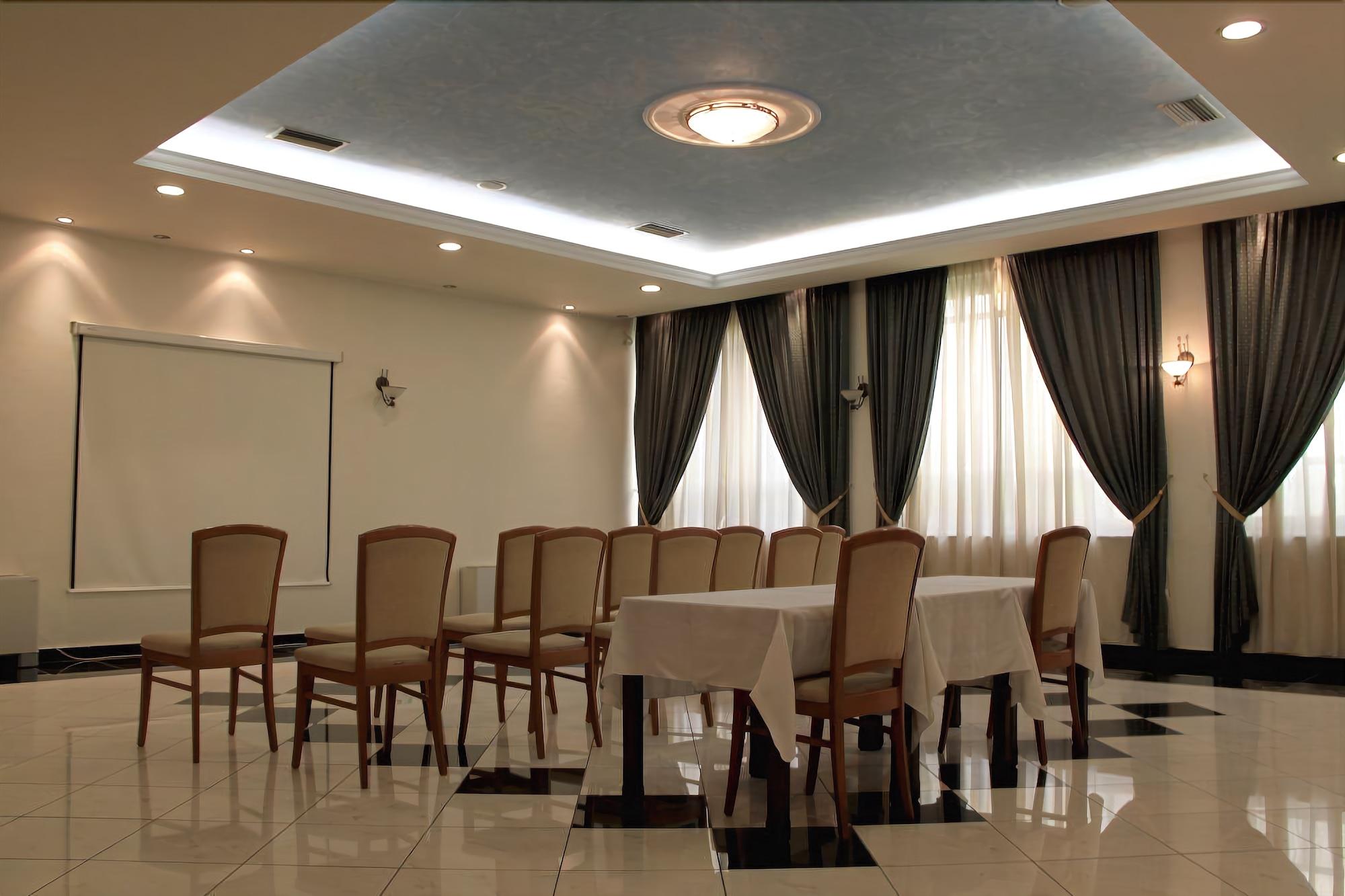 Platon Hotel 43/51