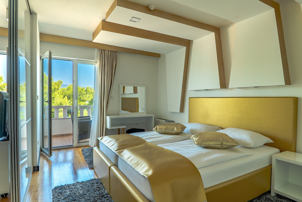 Hotel Sveti Kriz 24/65