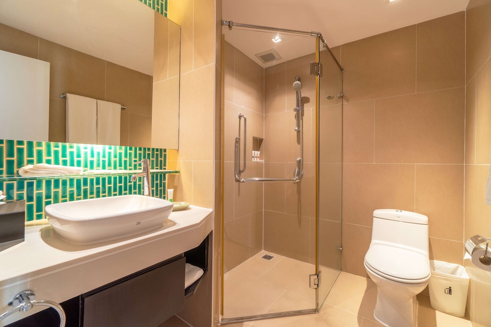 Radisson Resort and Suites Phuket 72/72
