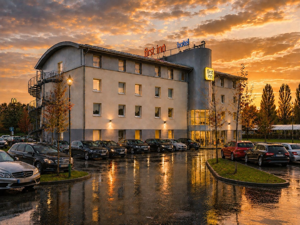 First Inn Hotel Paris Sud Les Ulis in VILLEJUST