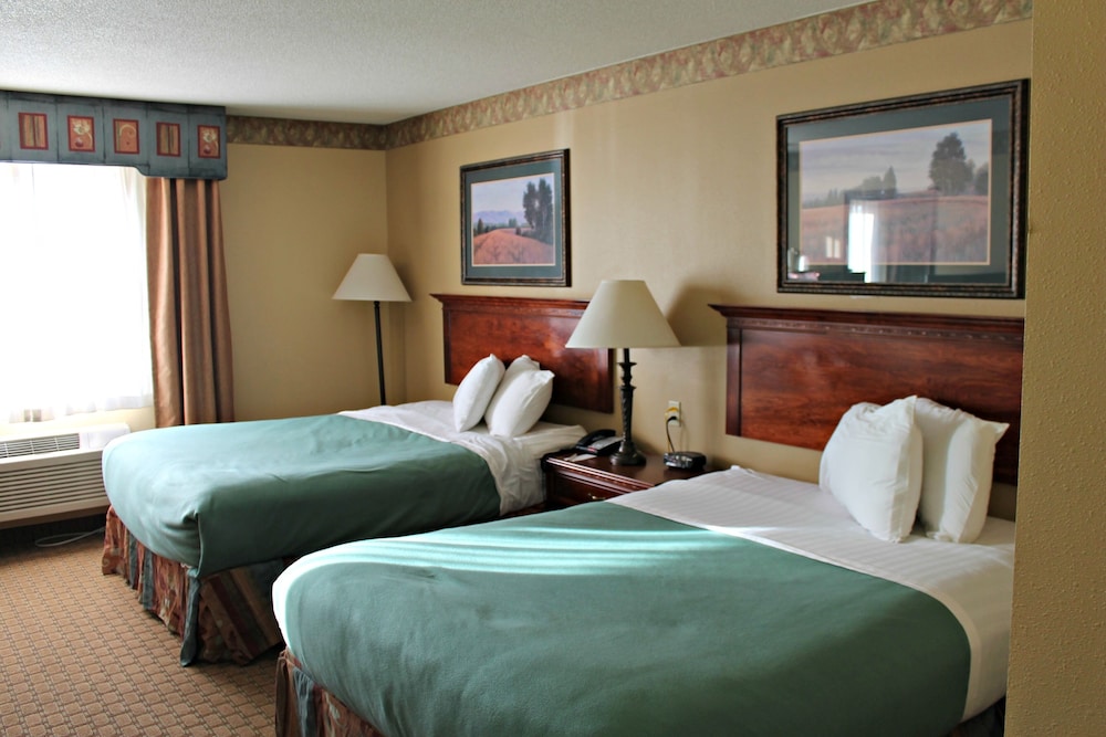 Horse Creek Inn - McCook 10/36