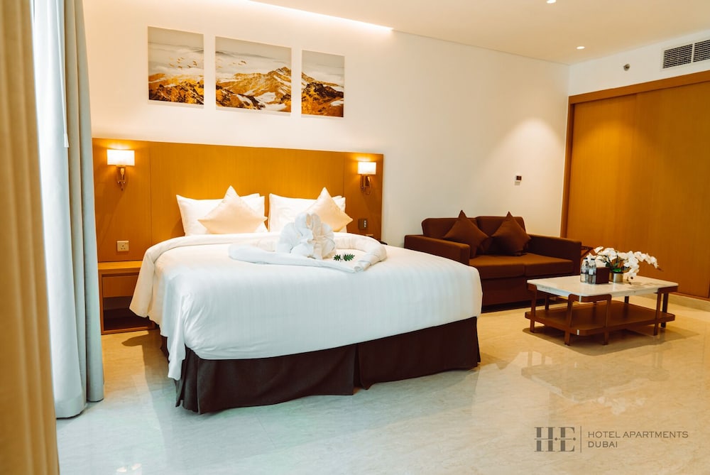 PREMIUM, STUDIO, KING BED, BALCONY