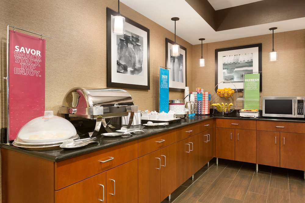 Hampton Inn Akron-Fairlawn 33/42