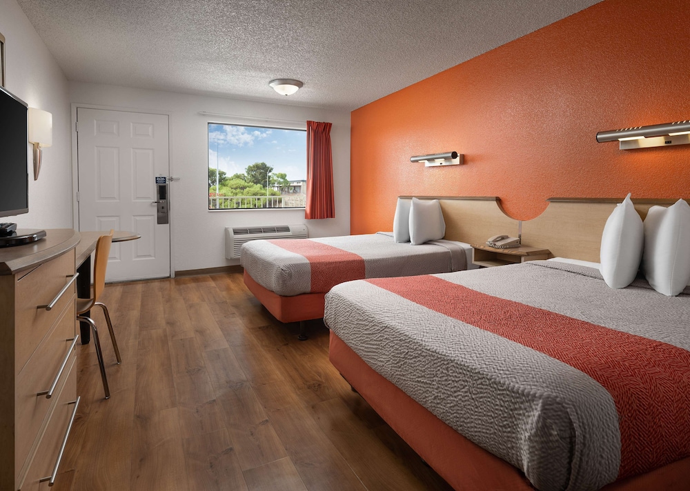 Motel6 Carlsbad, CA - Near Legoland 20/53